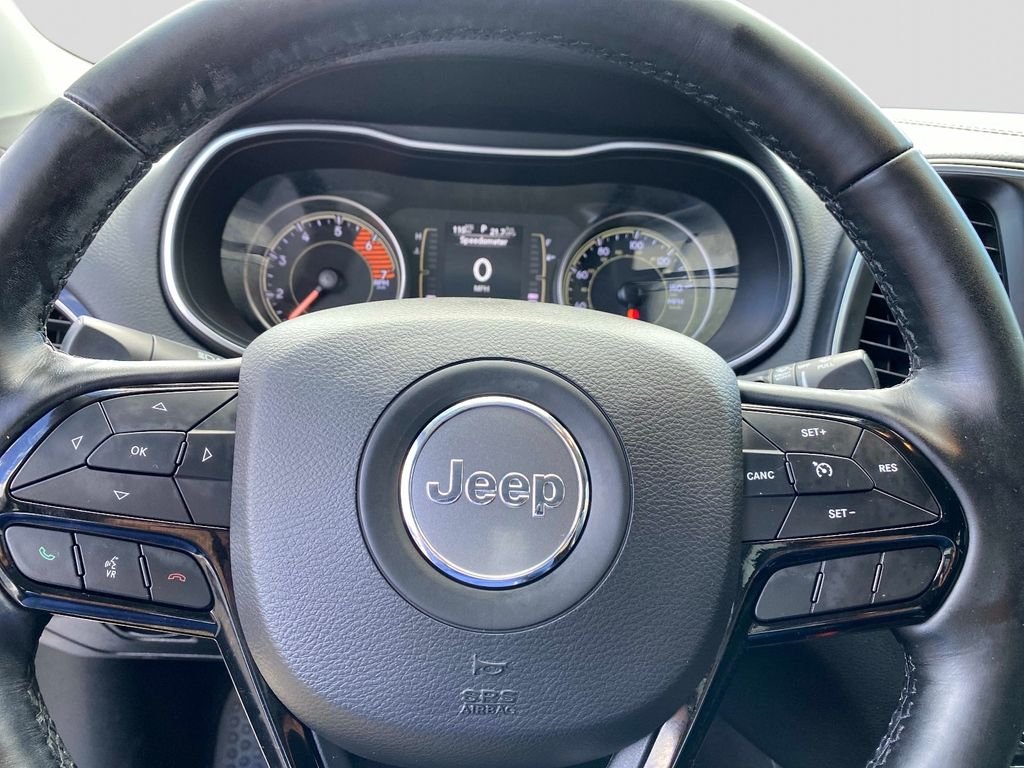 Used 2020 White Jeep Latitude Plus image 17