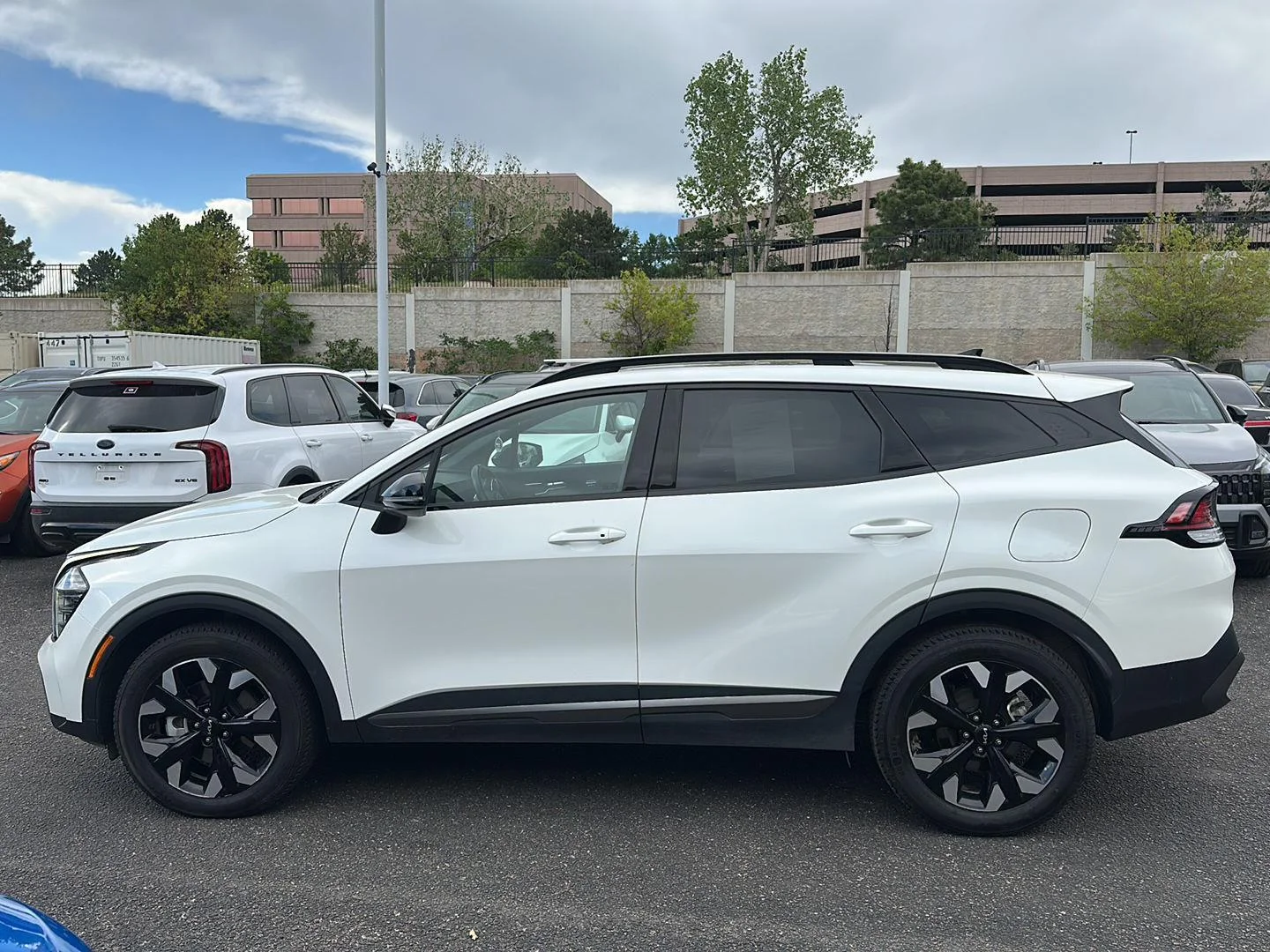 Used 2024 Snow White Pearl Kia X-Line image 8