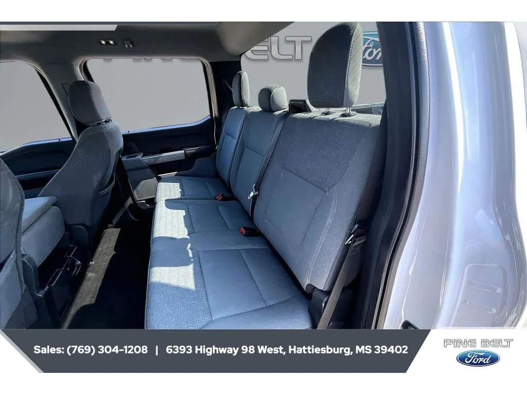 Used 2025 Oxford White Ford XLT image 20