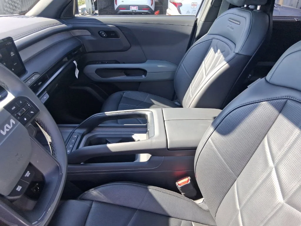 Certified Used 2027 White Kia X-Line SX image 15