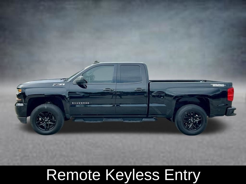 Used 2019 Black Chevrolet Silverado Custom image 8