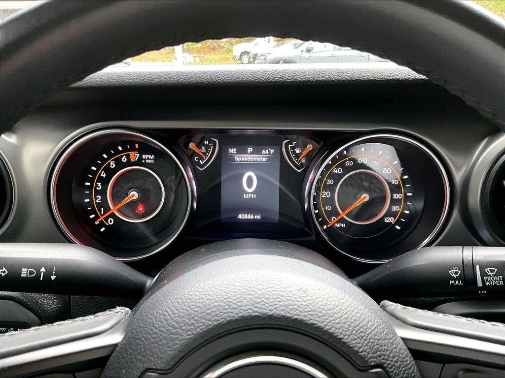 Used 2022 Green Jeep Sport image 15