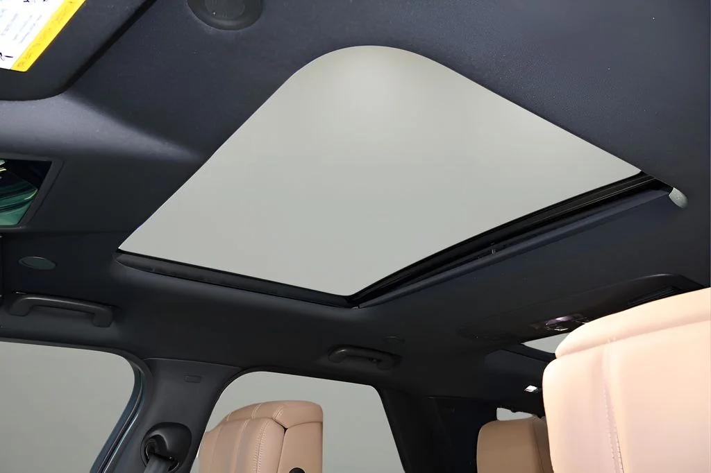 New 2026 Sedona Red Land Rover  image 27