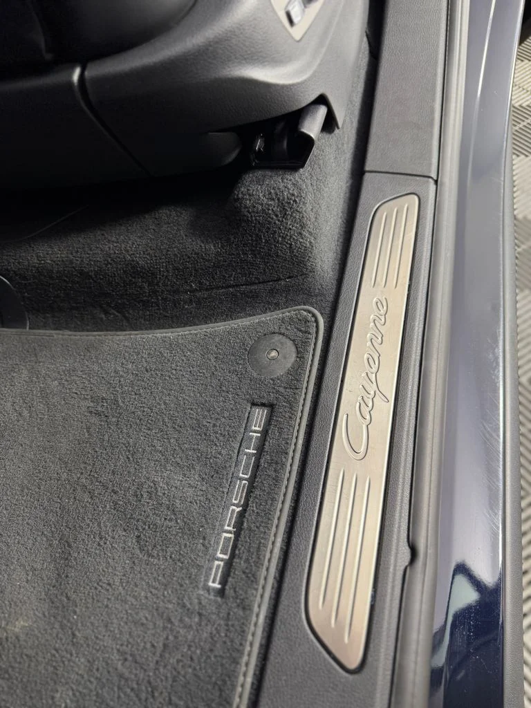 Used 2018 Moonlight Blue Metallic Porsche Base image 31