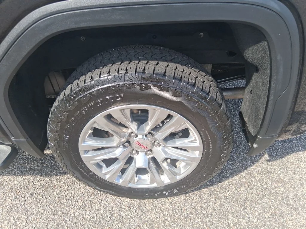 Used 2024 Black GMC Denali image 9