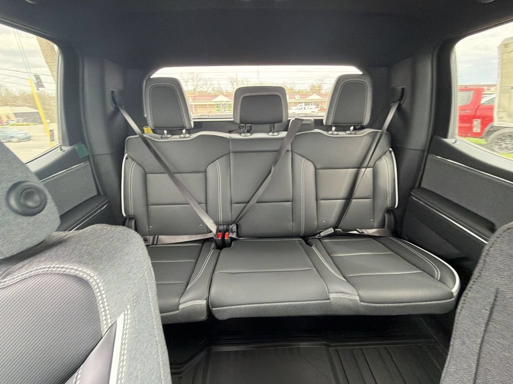 New 2026 Onyx Black GMC Elevation Standard Range image 13