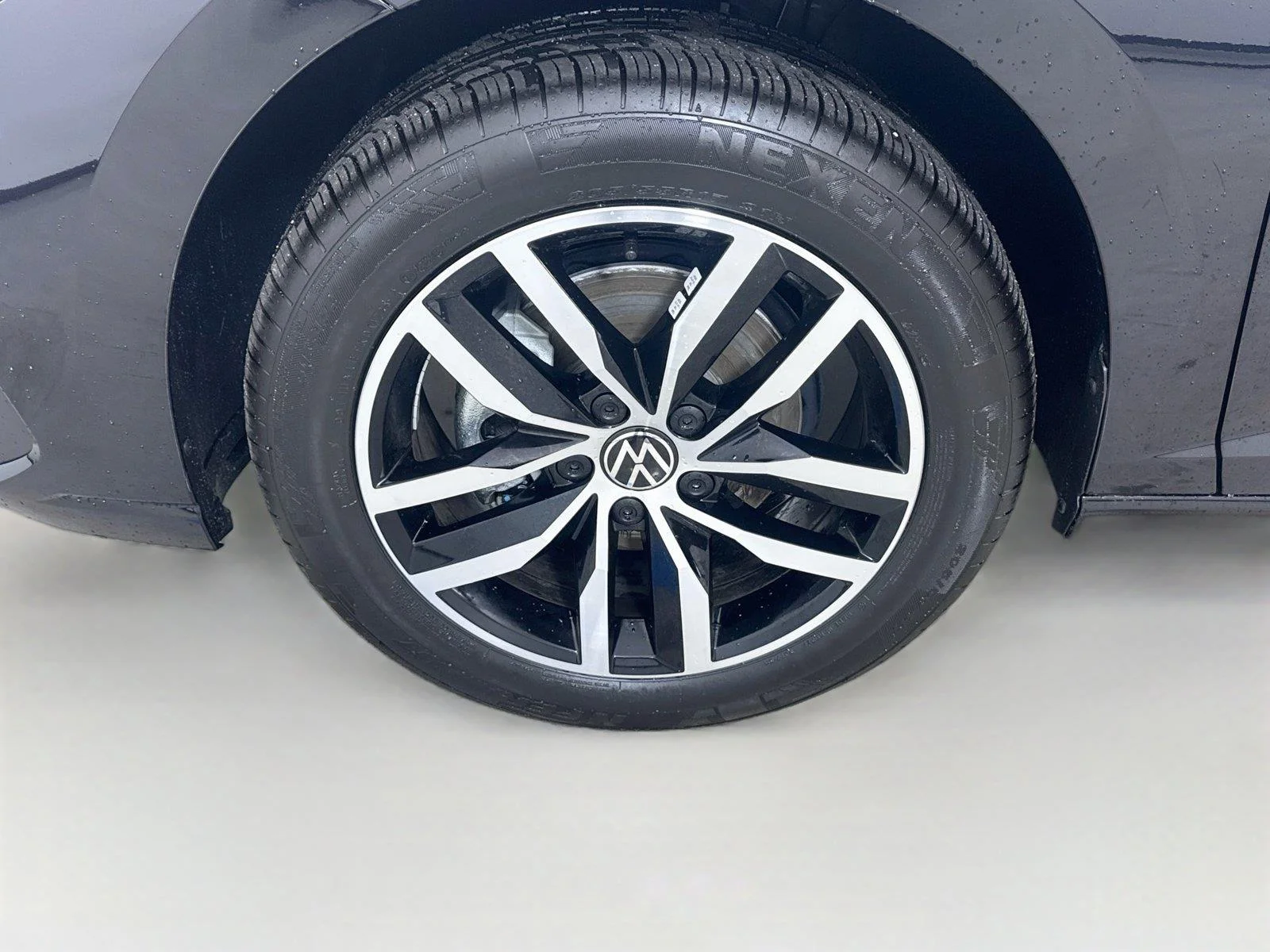 New 2027 Deep Black Pearl Volkswagen SE image 30