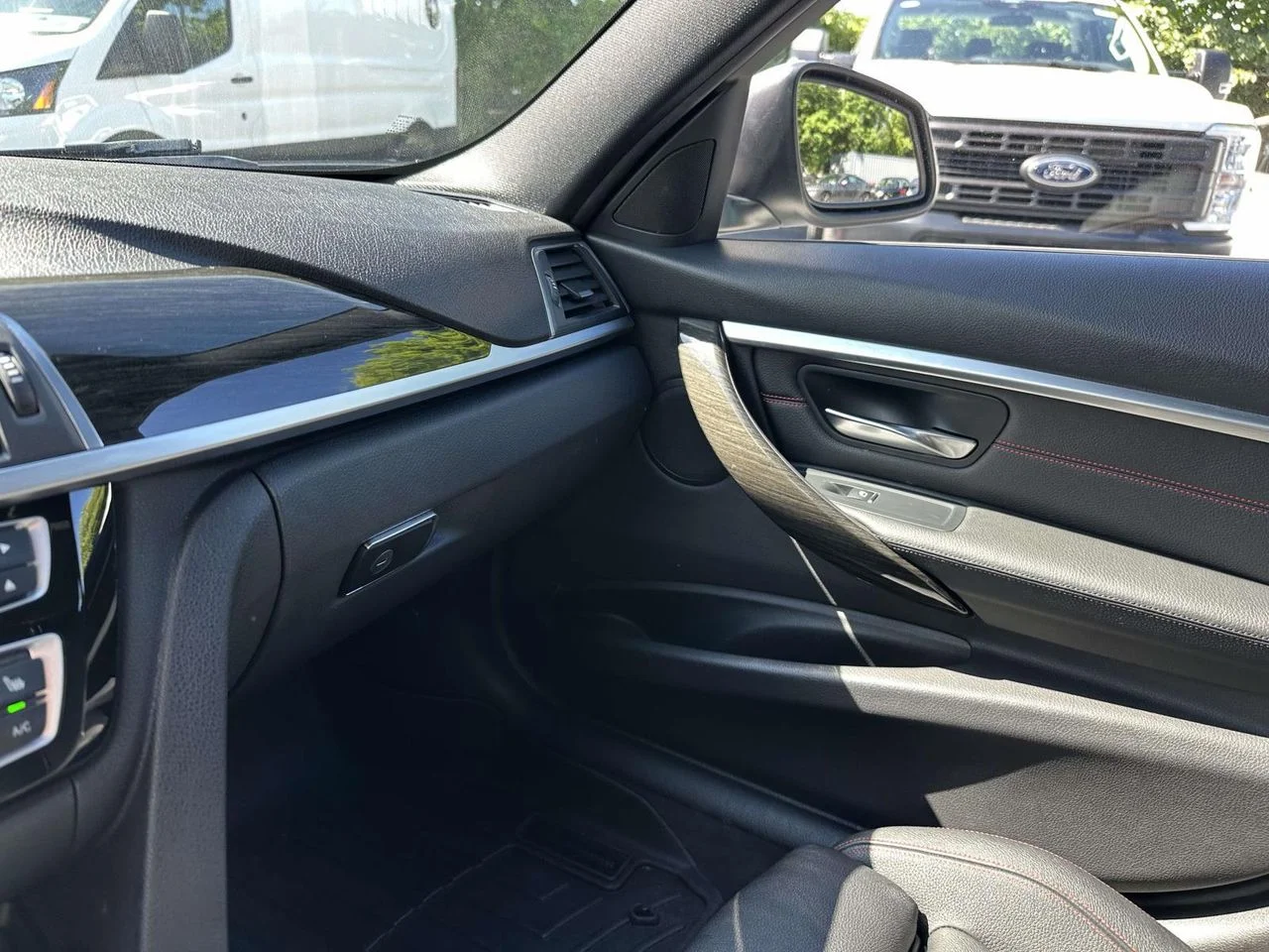 Used 2016 Alpine White BMW xDrive image 29