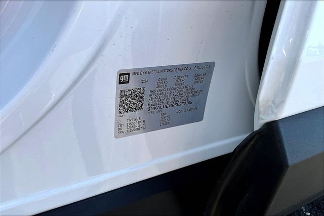 Used 2025 White GMC Elevation image 18