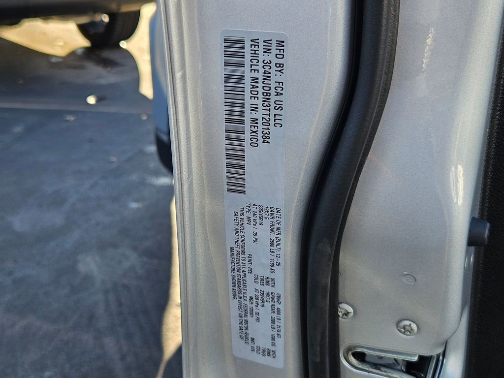 New 2026 Silver Zynith Metallic Clearcoat Jeep Latitude image 39