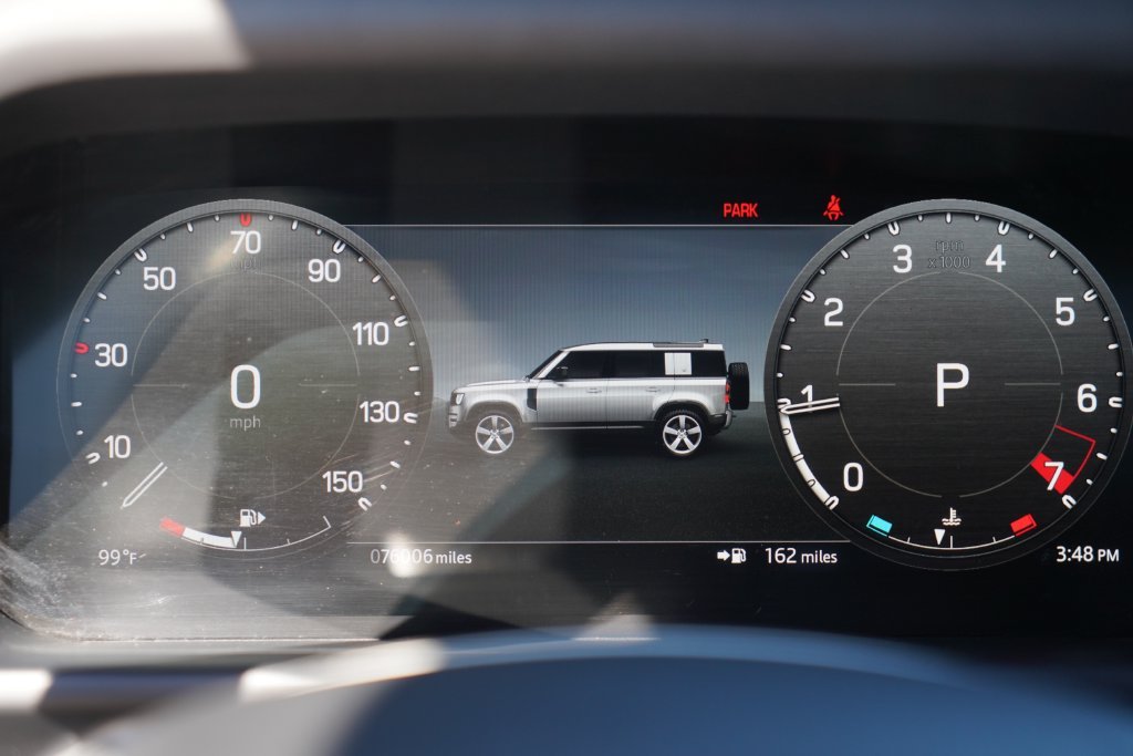 Used 2023  Land Rover S image 16