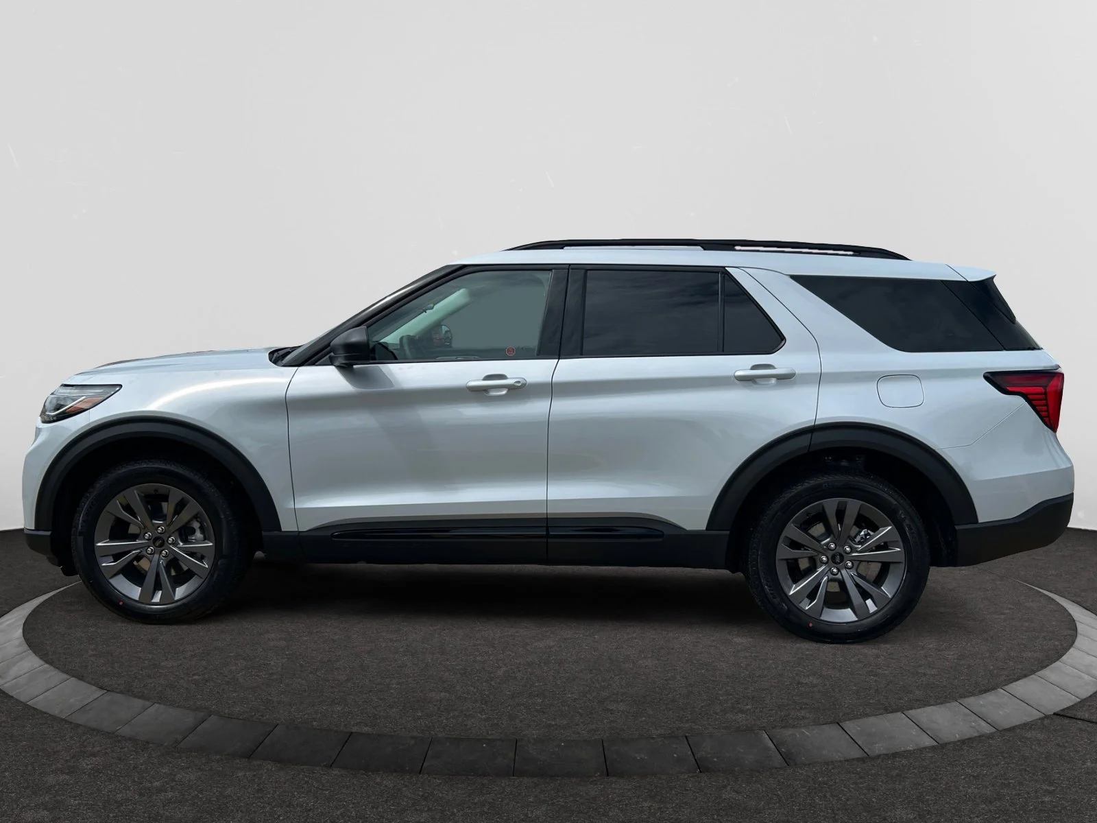 New 2026 Space White Metallic Ford Active w/200A Pkg image 2