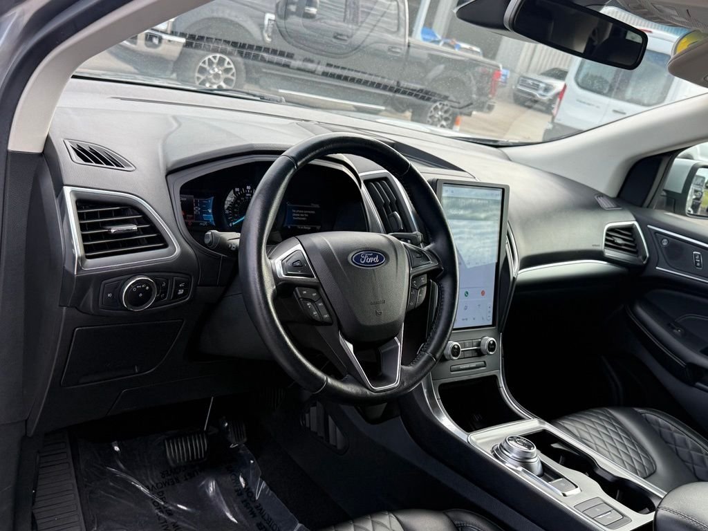 Used 2023 Silver Ford Titanium image 3