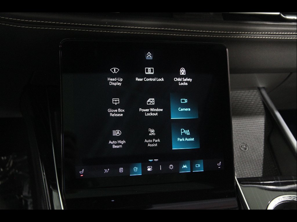 2025 Cadillac Escalade Sport - Photo 17
