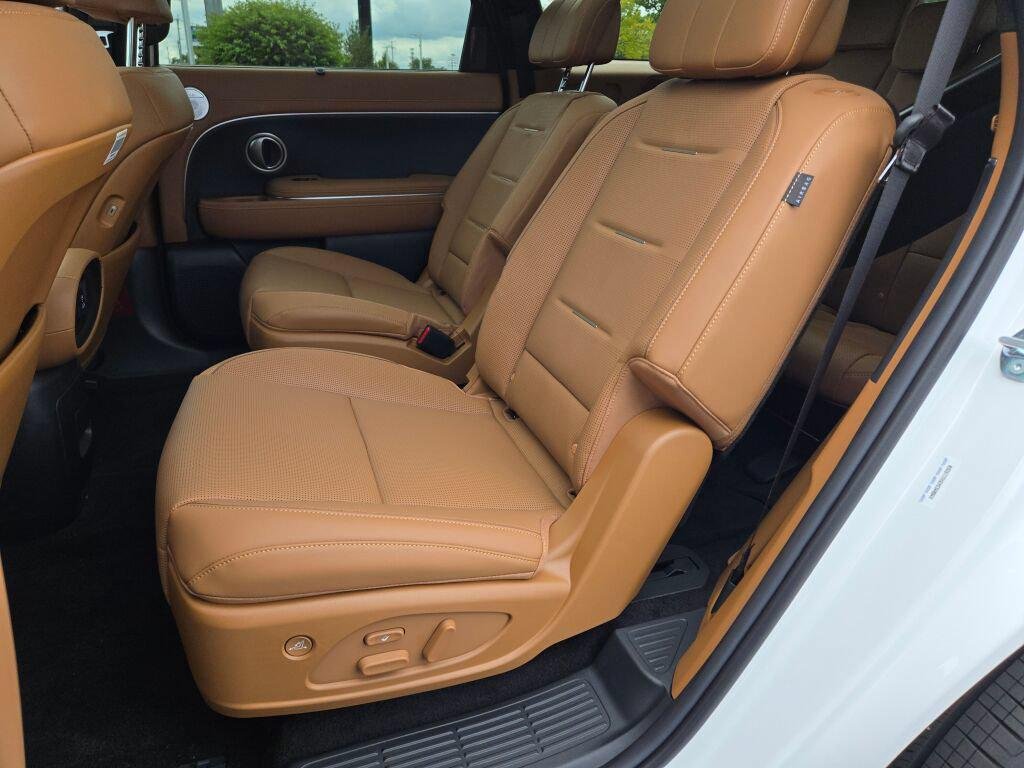 New 2027 Creamy White Pearl Hyundai Calligraphy image 20