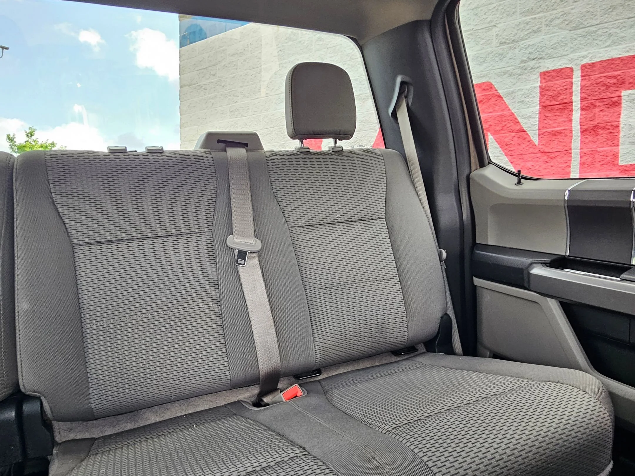 Used 2018 Stone Gray Ford XLT image 26