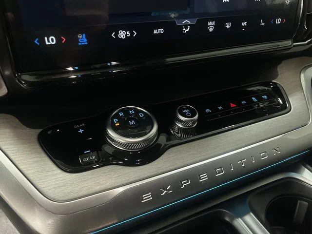 New 2027 Agate Black Metallic Ford Platinum image 20