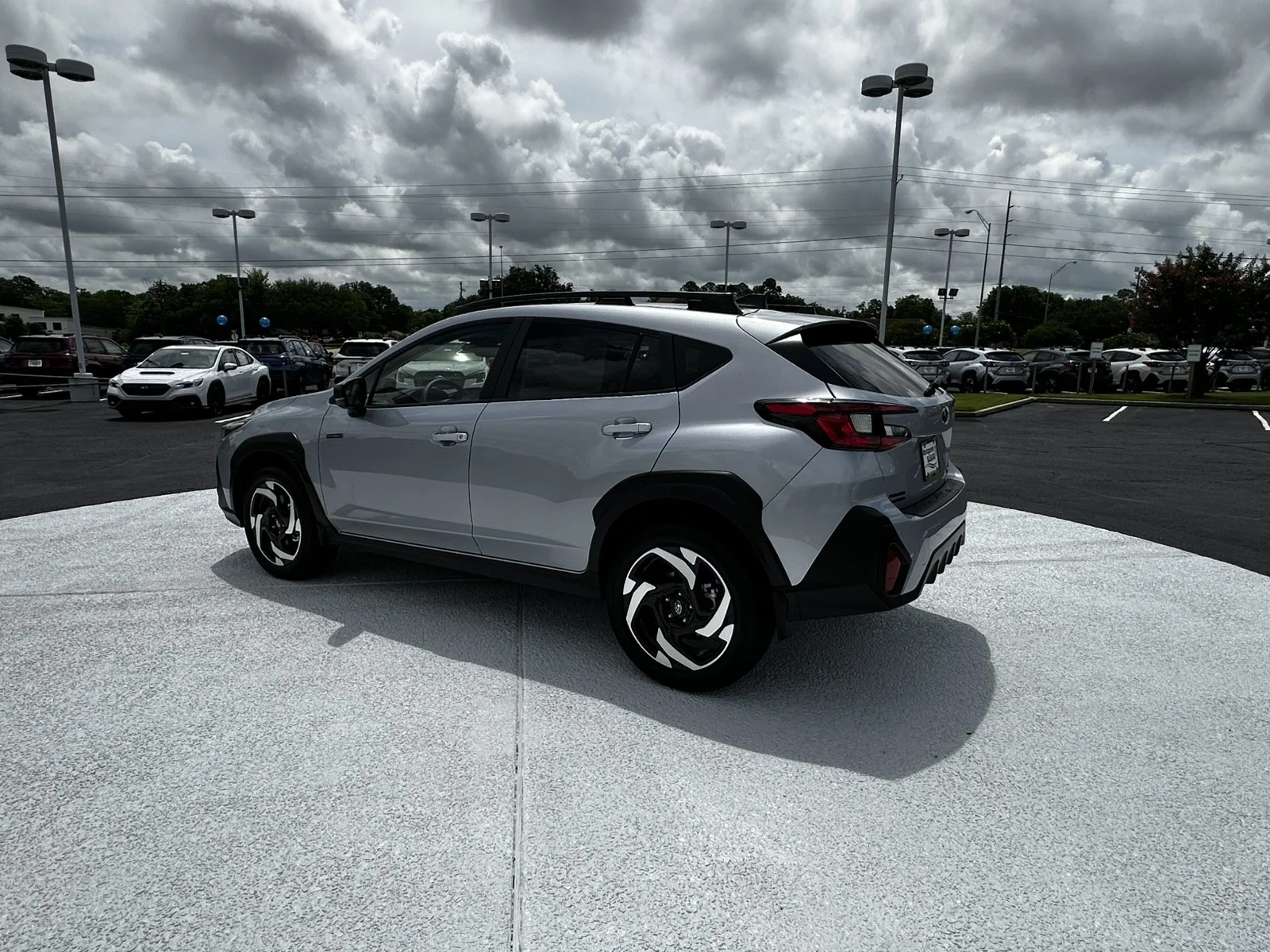 New 2026 ICE SILVER METALLIC Subaru Limited Hybrid image 5