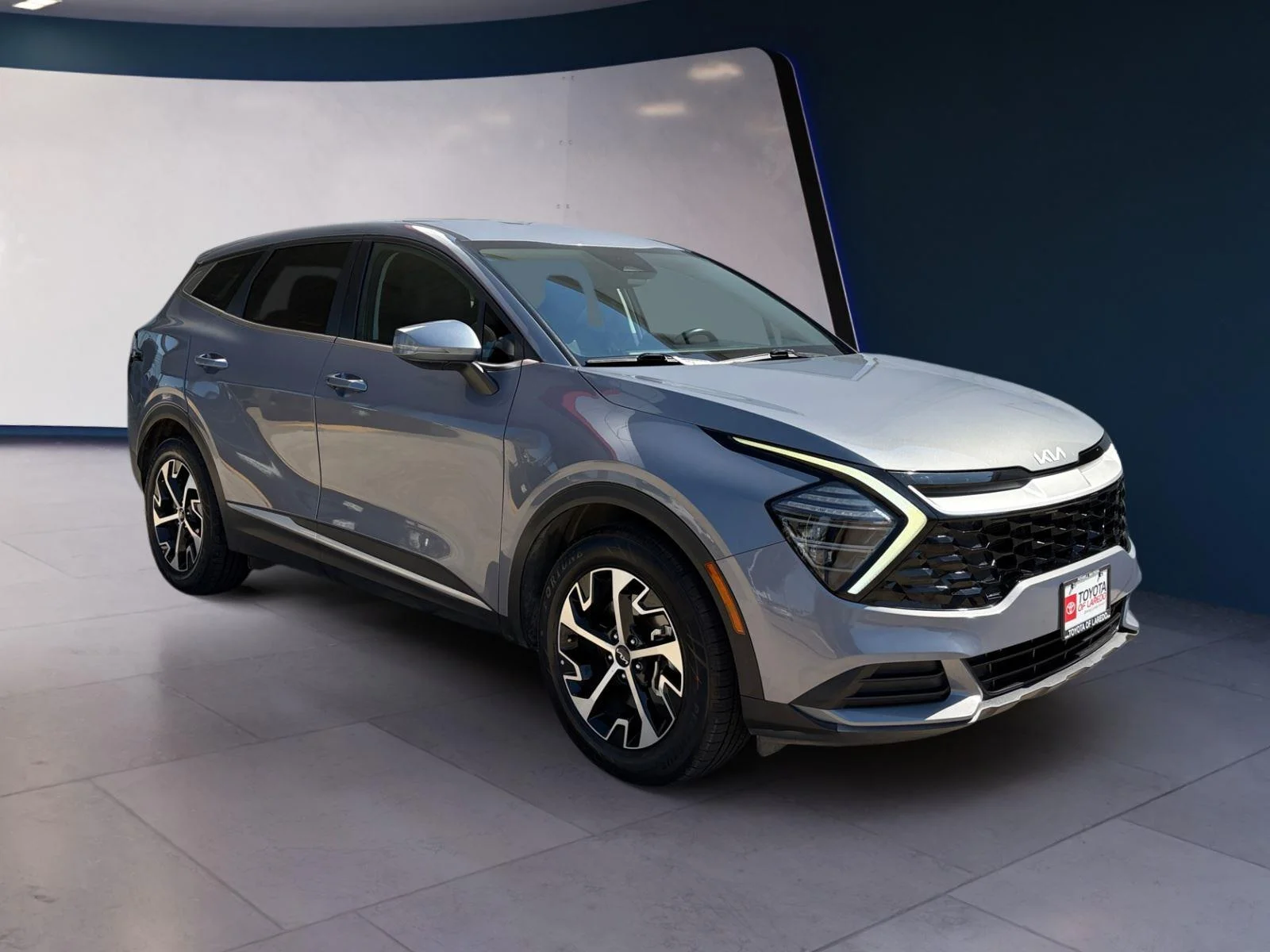 Used 2024 Everlasting Silver Kia EX image 7