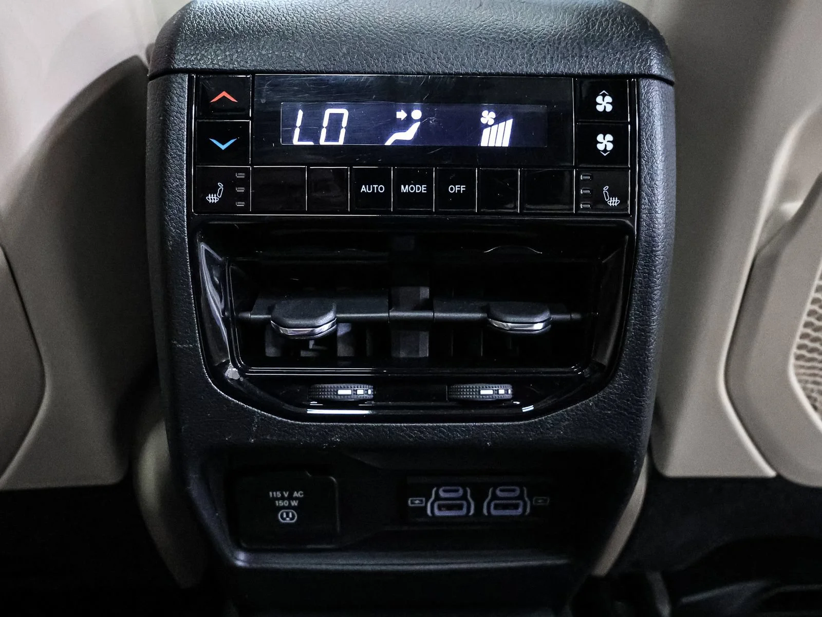 Used 2023 Gray Jeep Limited 4x4 image 27