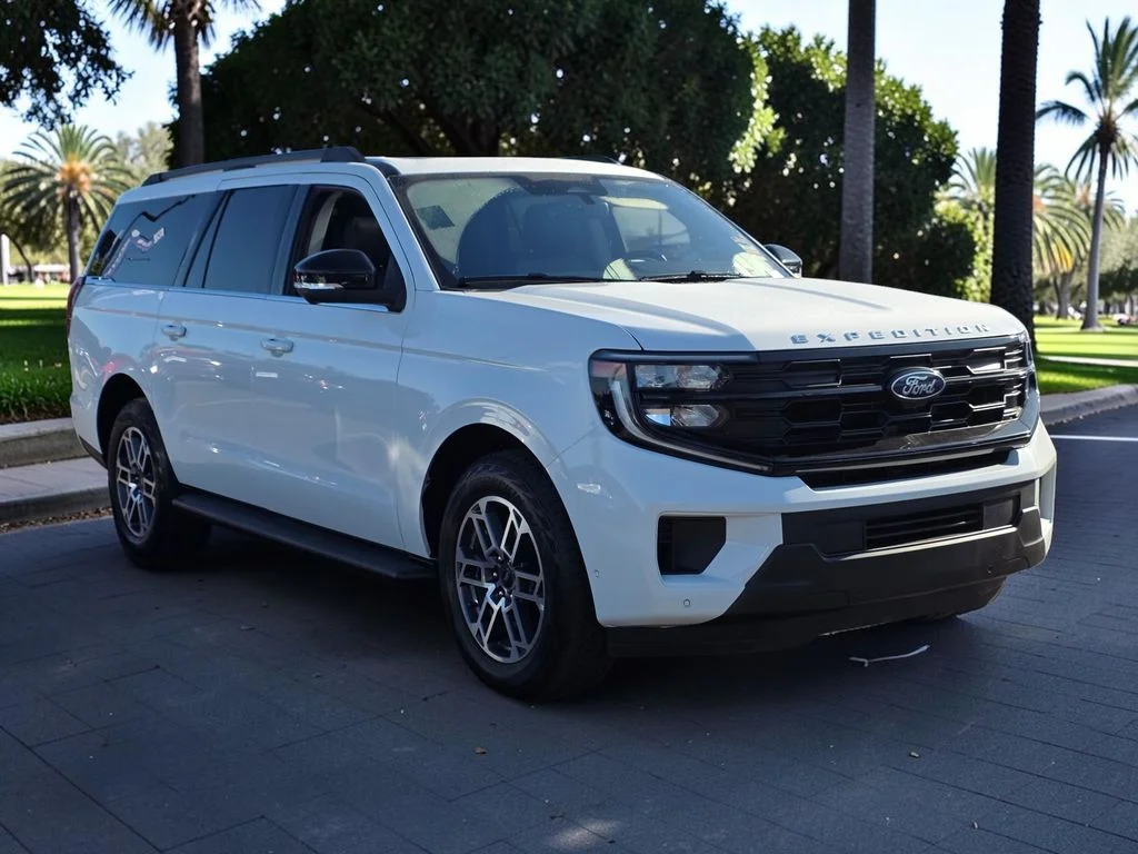 Used 2025 White Ford Active image 4