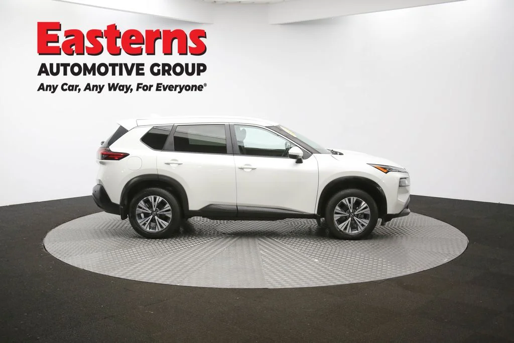 Used 2022 White Nissan SV image 43