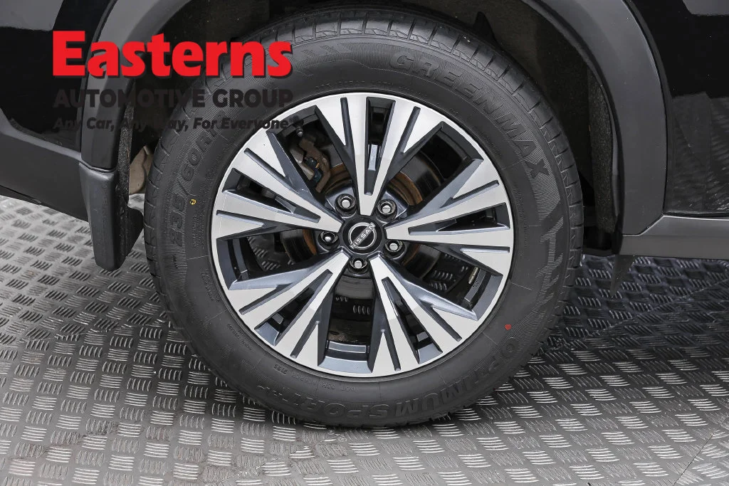 Used 2023 Black Nissan SV image 31