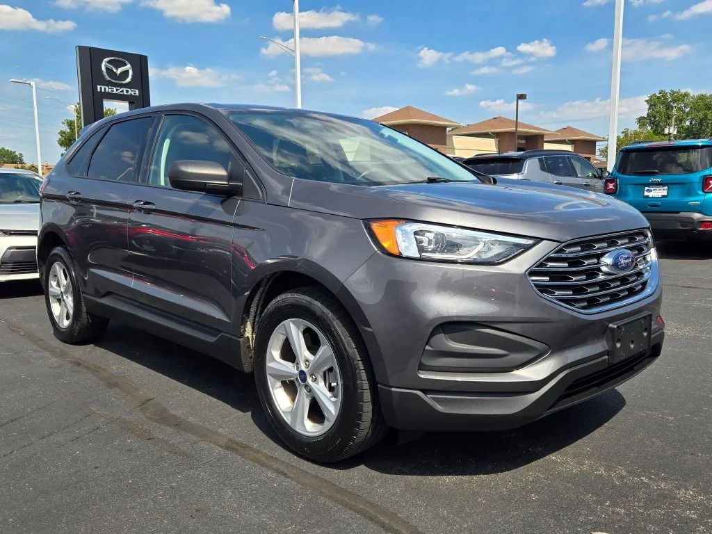 Used 2022 Gray Ford SE image 3