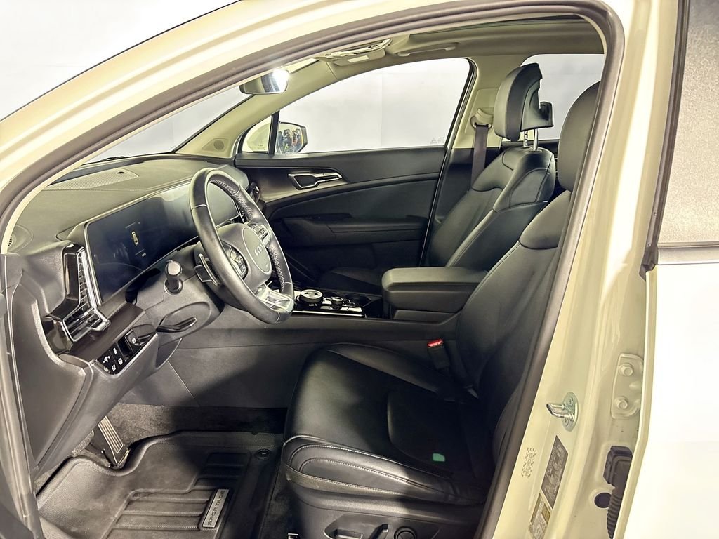 Used 2025 Snow White Pearl Kia EX image 11