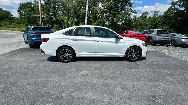Used 2024 White Volkswagen 1.5T Sport image 8