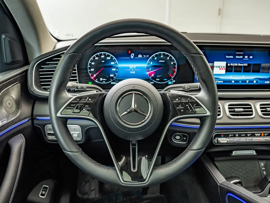 Certified Used 2025 Obsidian Black Mercedes-Benz GLE 580 image 24