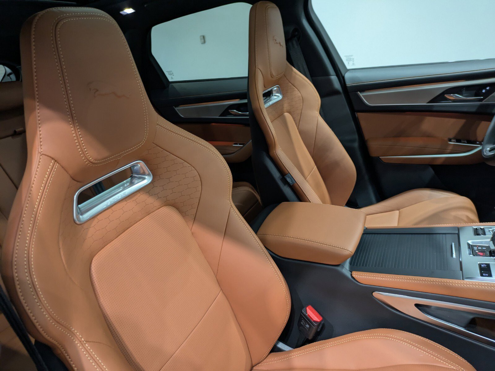 2026 Jaguar F-Pace R-Dynamic S - Photo 25