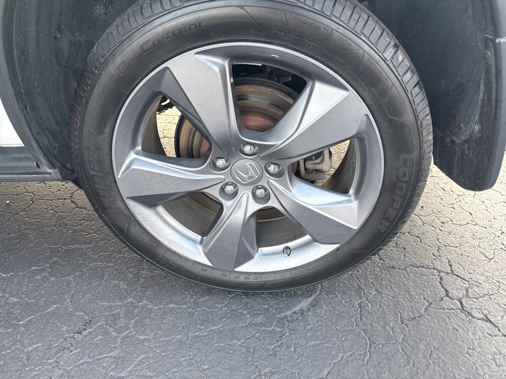 Used 2019 White Diamond Pearl Honda Touring image 24
