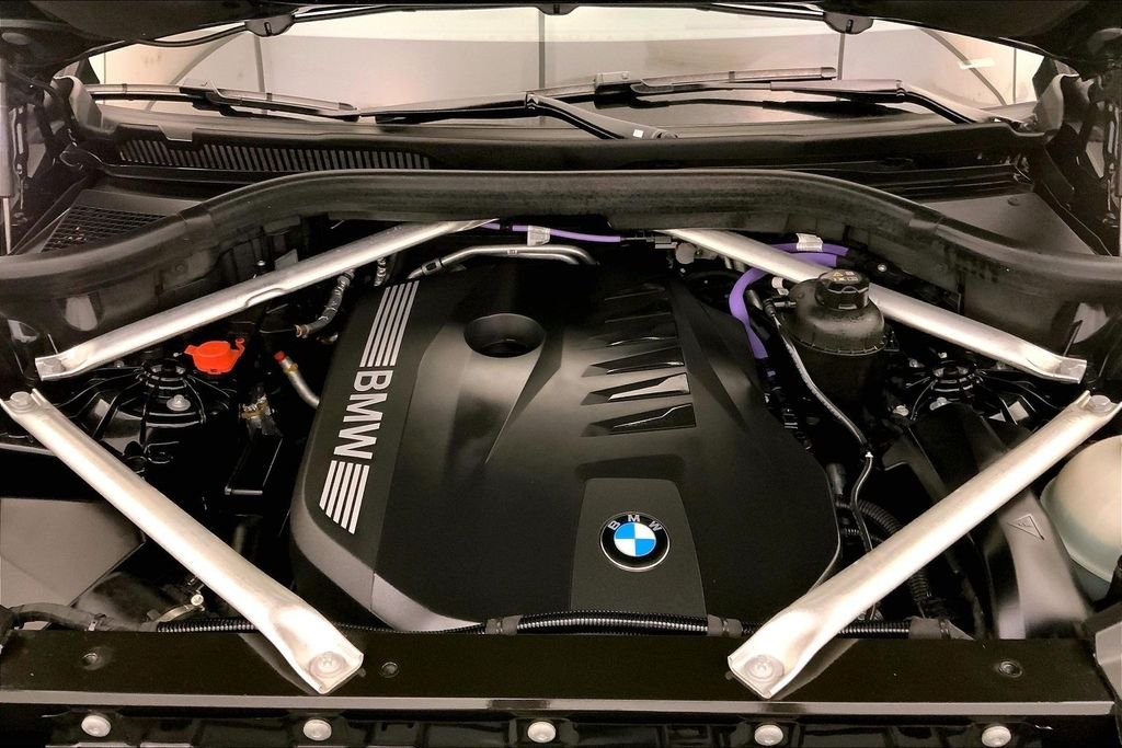 Used 2026 Black Sapphire Metallic BMW  image 9