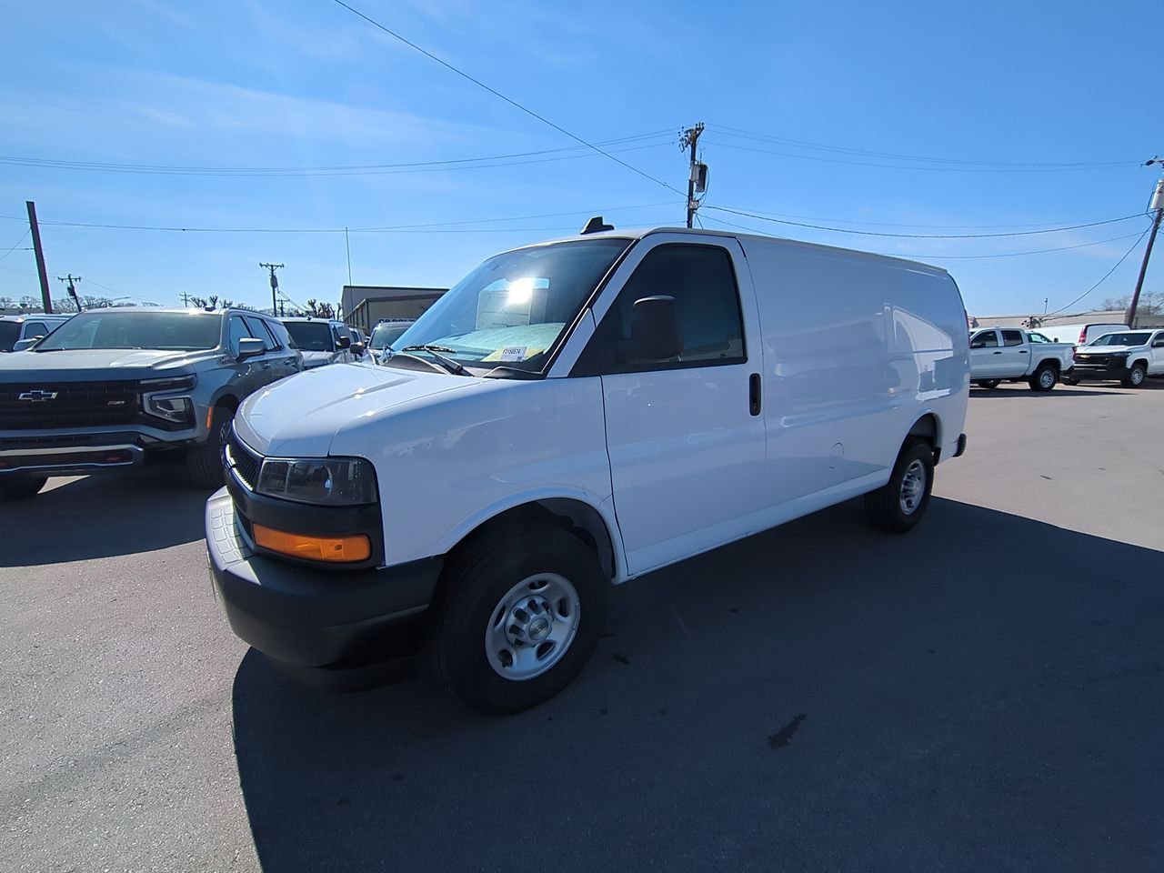 2025 Chevrolet Express 2500 Work Van HD's photo