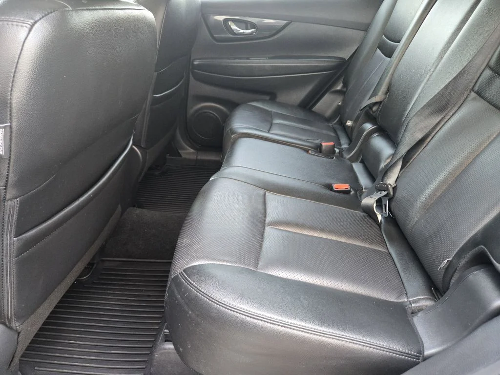Used 2019 Gray Nissan SL image 33