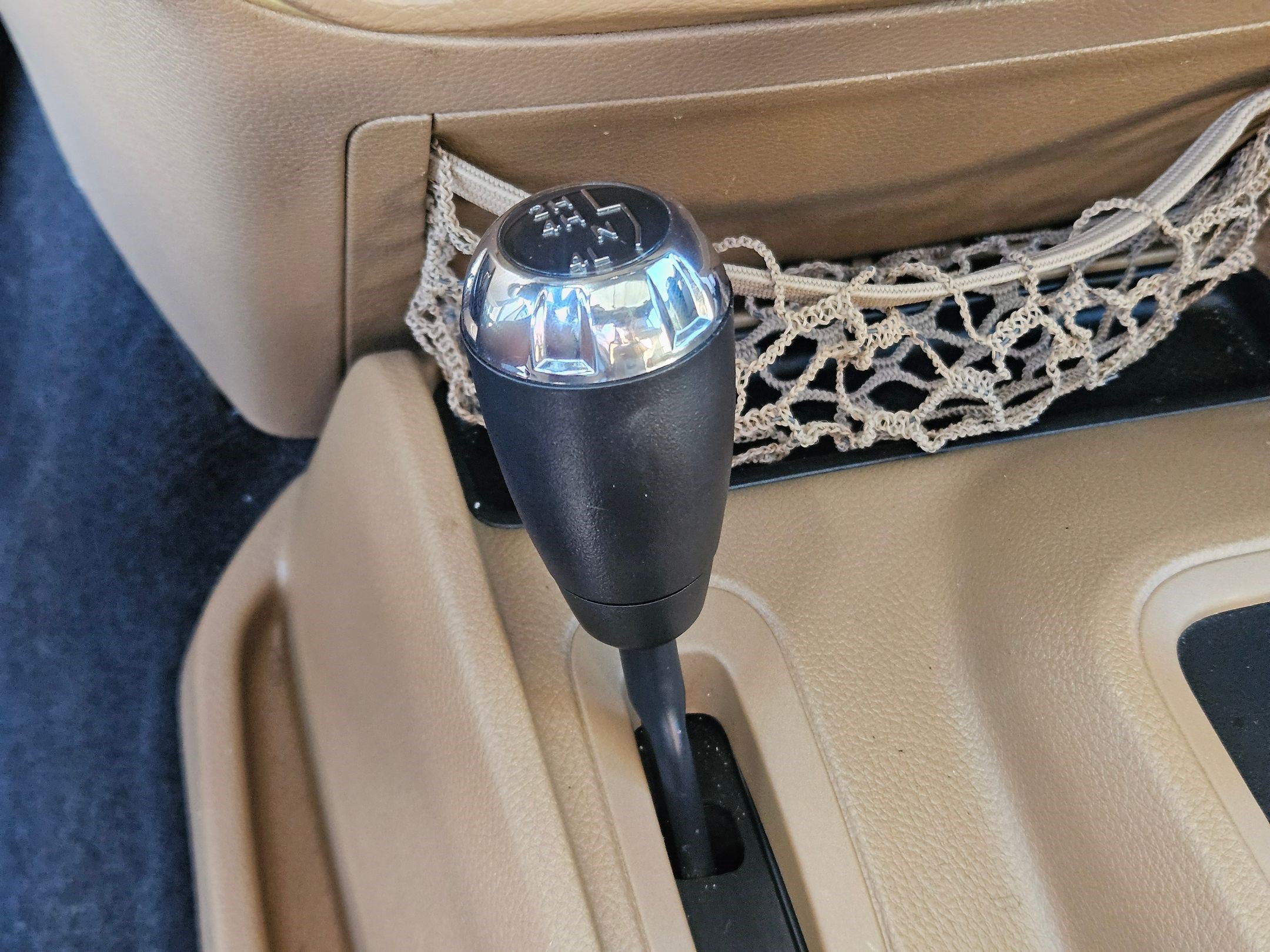 Used 2013 Bright White Clearcoat Jeep Sahara image 25