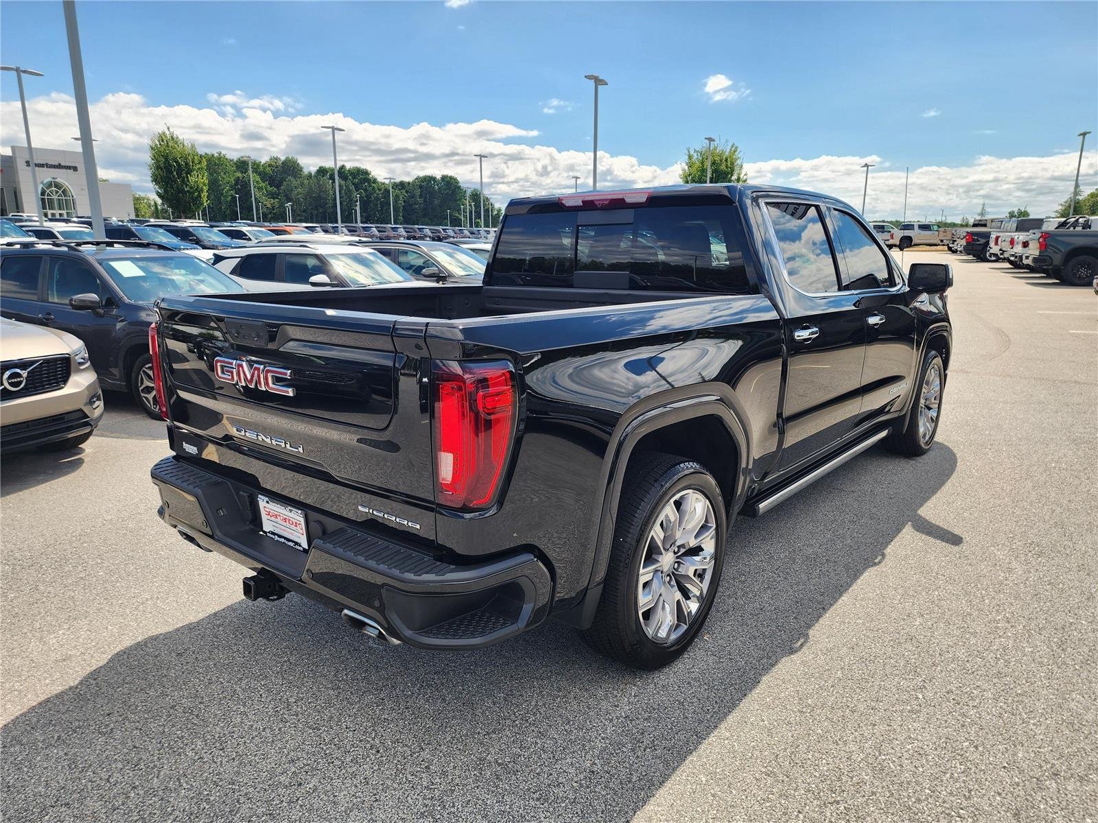 Used 2025 Onyx Black GMC Denali image 6