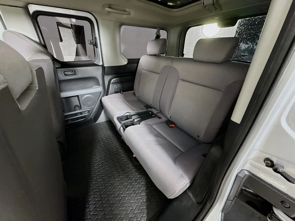 Used 2008 Alabaster Silver Metallic Honda LX image 23