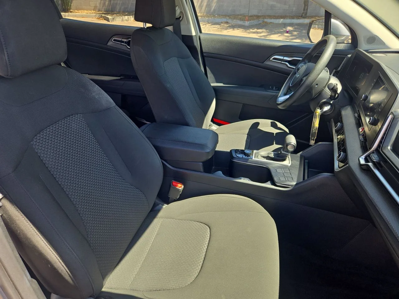 Used 2025 Everlasting Silver Kia LX image 9