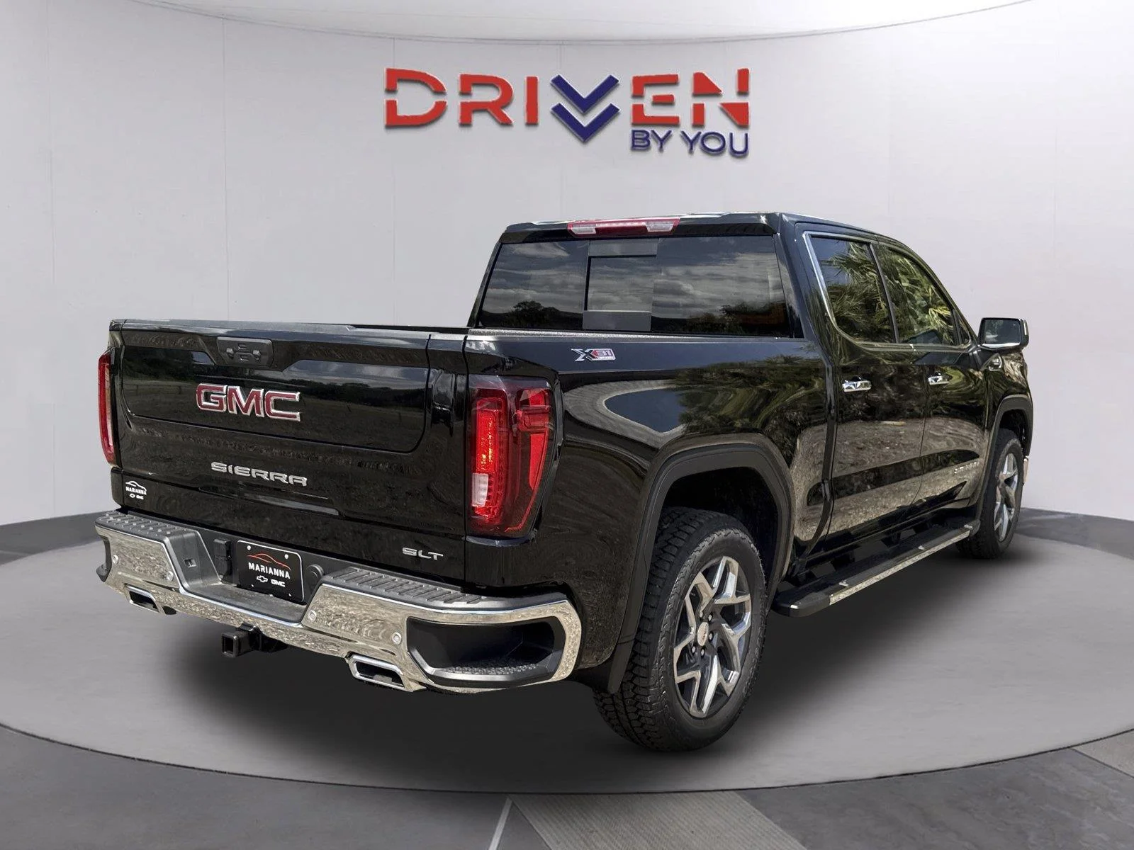 New 2026 Onyx Black GMC SLT image 4