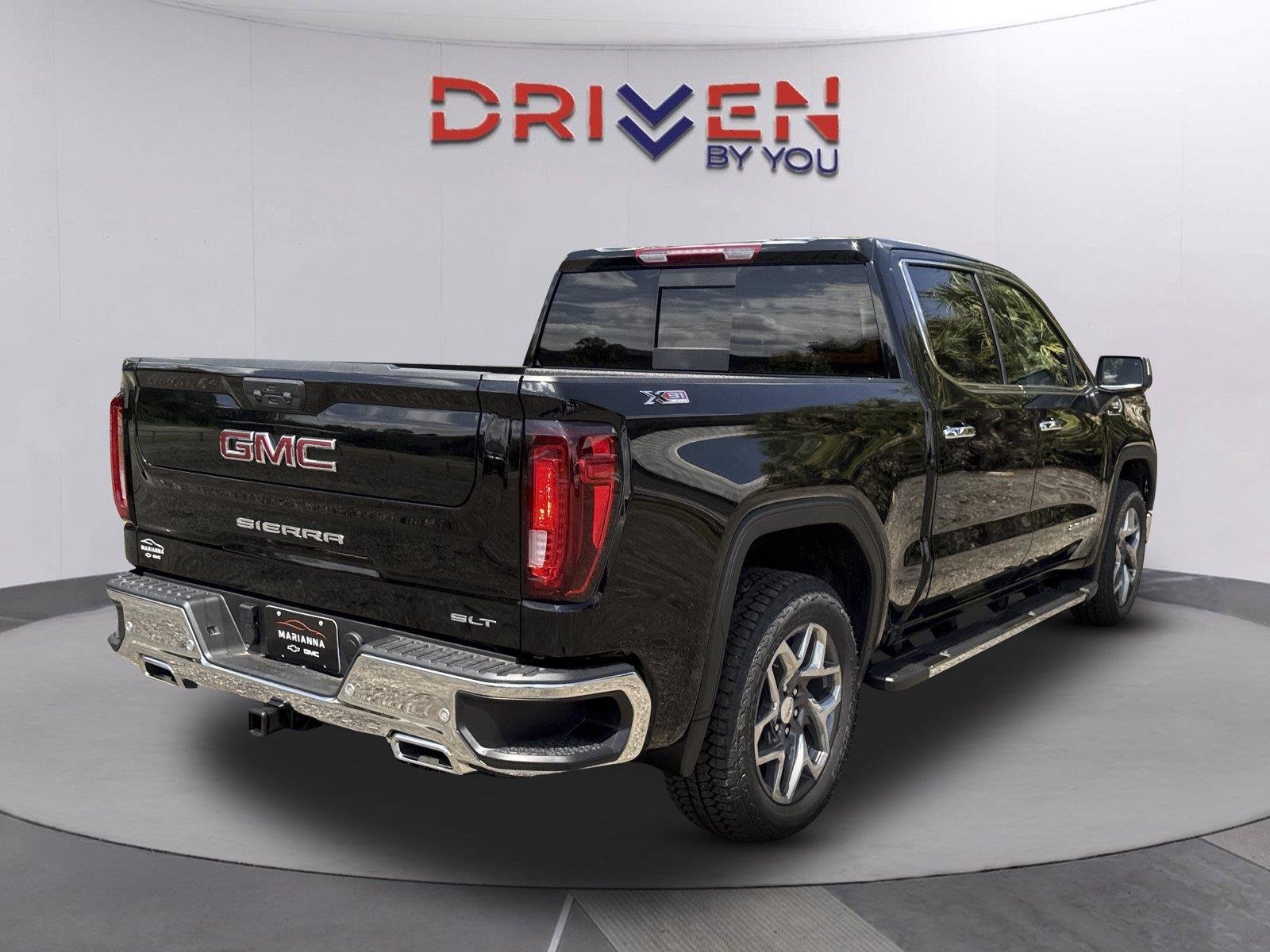 New 2026 Onyx Black GMC SLT image 4