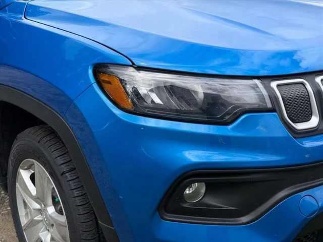 Used 2022 Blue Jeep Latitude image 7