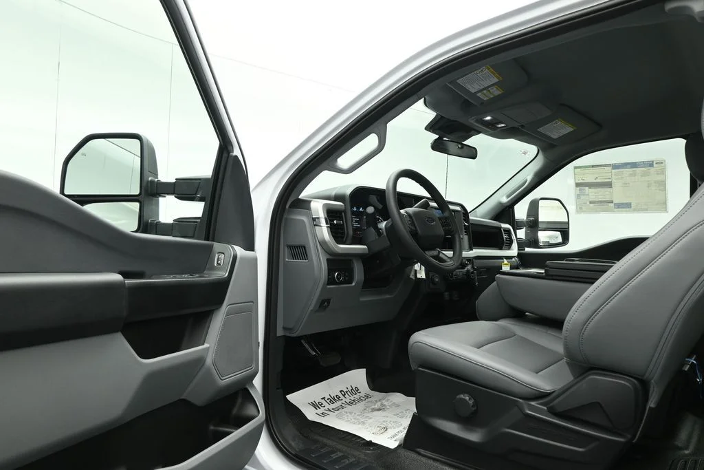 New 2027 Oxford White Ford XL image 6