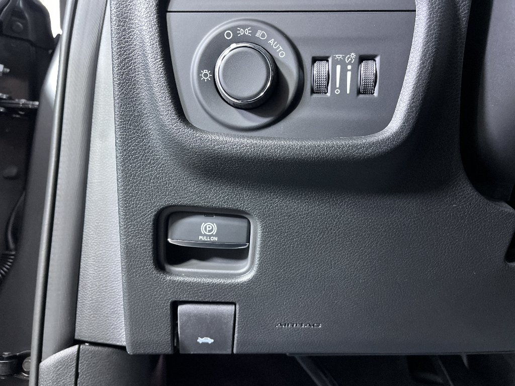 New 2026 Baltic Gray Metallic Clear-Coat Exterior Paint Jeep Laredo Altitude image 30