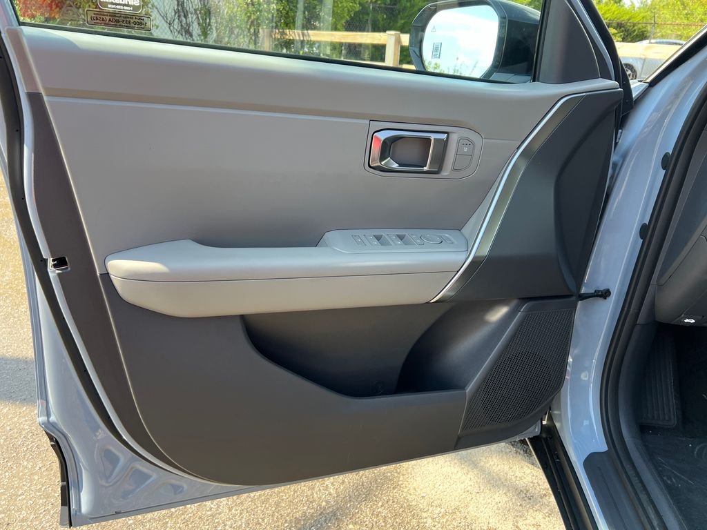 New 2027 Gray Kia S image 12