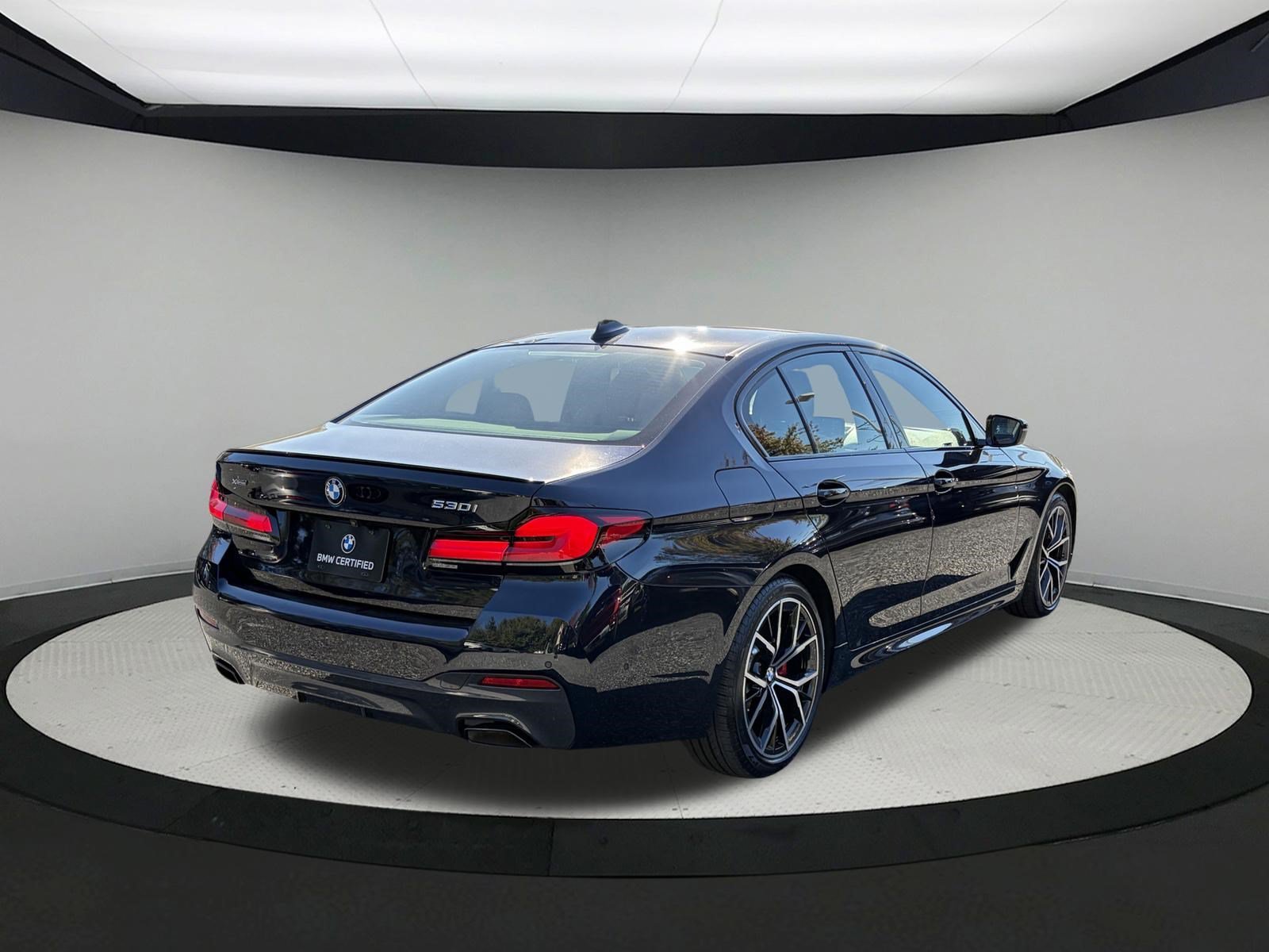 Certified Used 2023 Carbon Black Metallic BMW 530i xDrive image 6