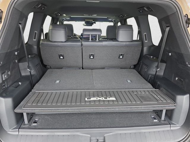 2026 Lexus LX 700h Overtrail - Photo 14