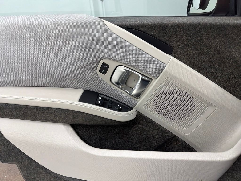 Used 2014 White BMW with Range Extender image 22