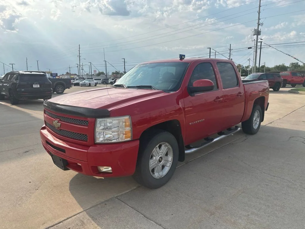 Used 2011 Red Chevrolet LT image 22